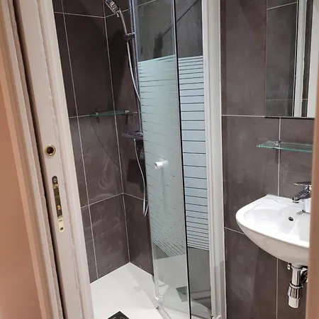 Cosy Private Pool Apartment